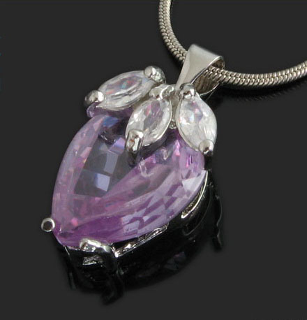 natural-%20heart-shaped-crystal-pendant-necklaces-10003251.jpg