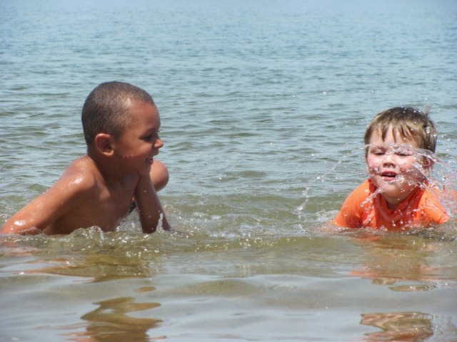 [kidsatbeach2.jpg]