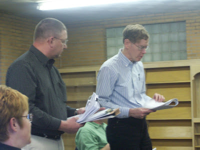 The Iowa DOT's Frank Redeker (Left) and City Engineer Rob McDonald tell councilors about the speed study (KCII-NEWS) The Iowa DOT's Frank Redeker (Left) and City Engineer Rob McDonald tell councilors about the speed study (KCII-NEWS)