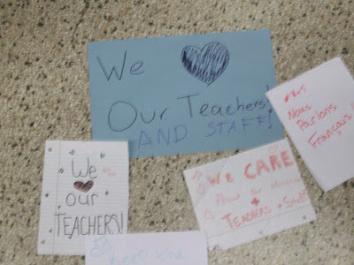 Impromptu signs made by students at WHS (KCII NEWS)