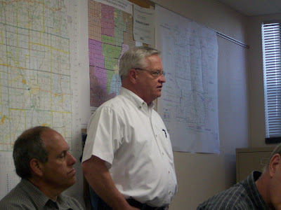 Tim Wichman (Standing) tells supervisors about the proposed wind farm. (KCII NEWS)