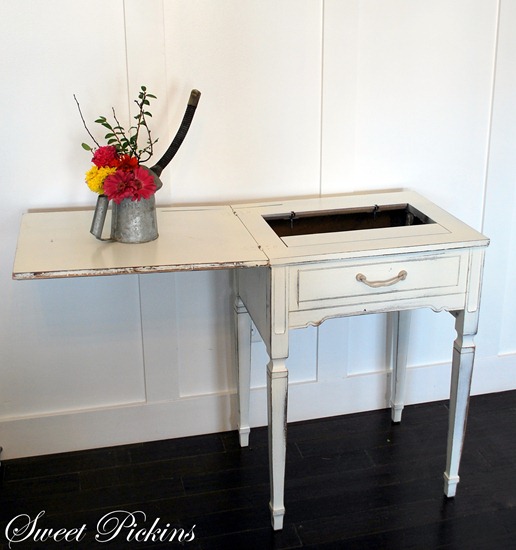 [desk and table 023[5].jpg]