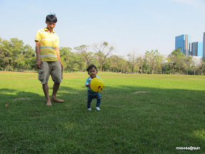 พู่กันเดิน 100 เมตร