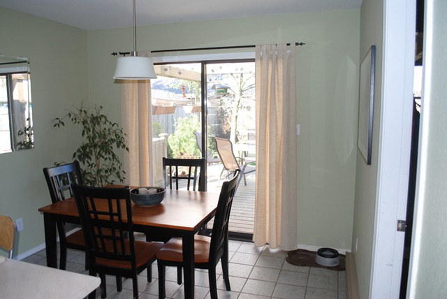 [dining room[3].jpg]