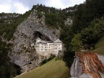 cave_castle_slovenia_08