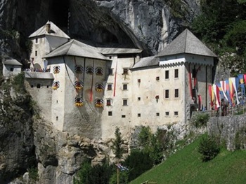 cave_castle_slovenia_13