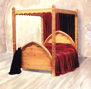 bed-gothique-4poster