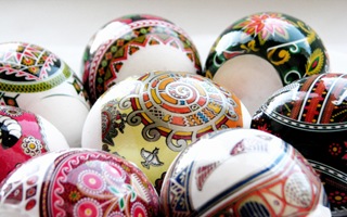 easter_eggs_wallpaper_by_makser