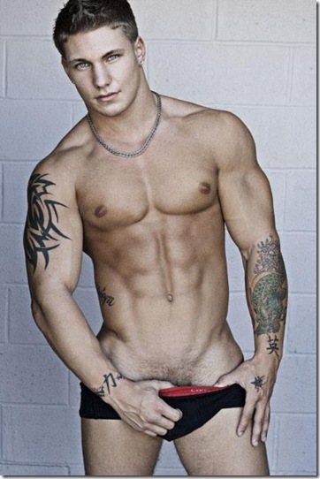 tetas guy 11