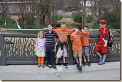 kids at zoo