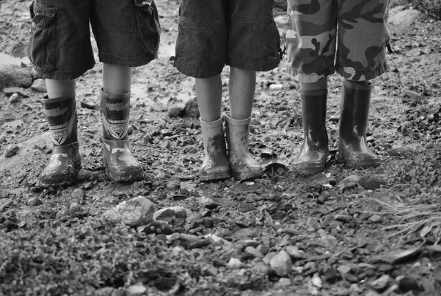 [BWboysinboots23.jpg]