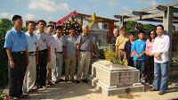 Đoàn đại biểu quốc tế viếng mộ anh hùng liệt sỹ Nguyễn Văn Trỗi 26/7/2009.