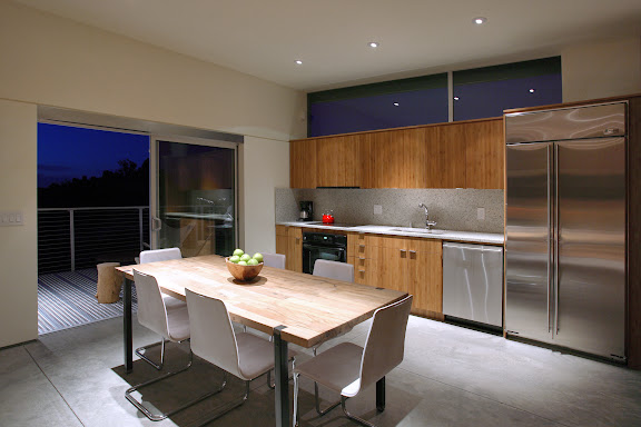 Kitchen 2.jpg