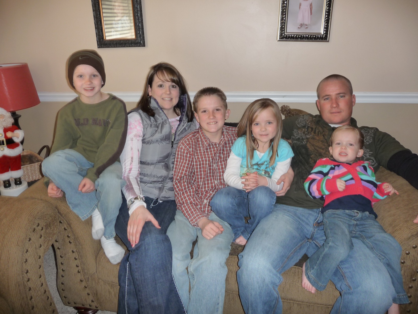 [family pictures 2009 009[3].jpg]