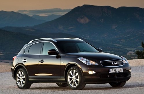 Infiniti FX 2011. The salon interior also has changed.