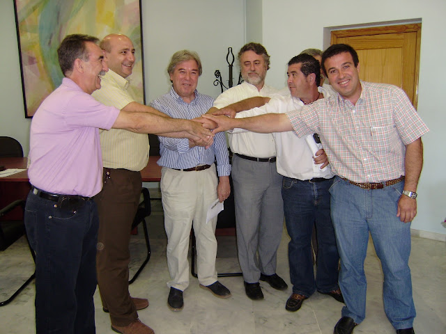 http://lh6.ggpht.com/_gq9_-hWZUzs/TEgidmJv-rI/AAAAAAAAAjo/yVGXogYS9Z4/s640/P7211252.JPG