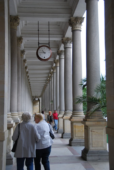 卡洛維瓦利磨坊溫泉迴廊。