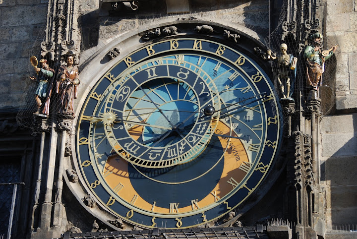 舊市政廳鐘樓上最著名的天文鐘。