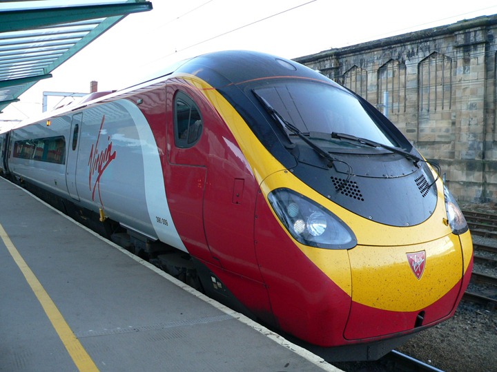 [Virgin_Pendolino_390009_at_Carlisle_[2].jpg]