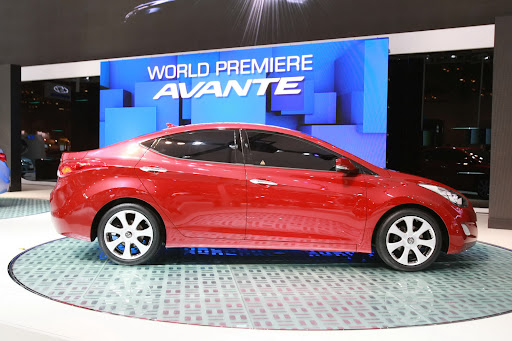 2011-Hyundai-Elantra-19.JPG