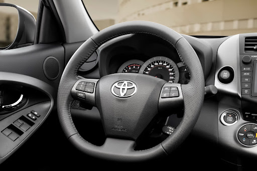auto-diary.ru-Toyota-RAV4-2010-12.jpg