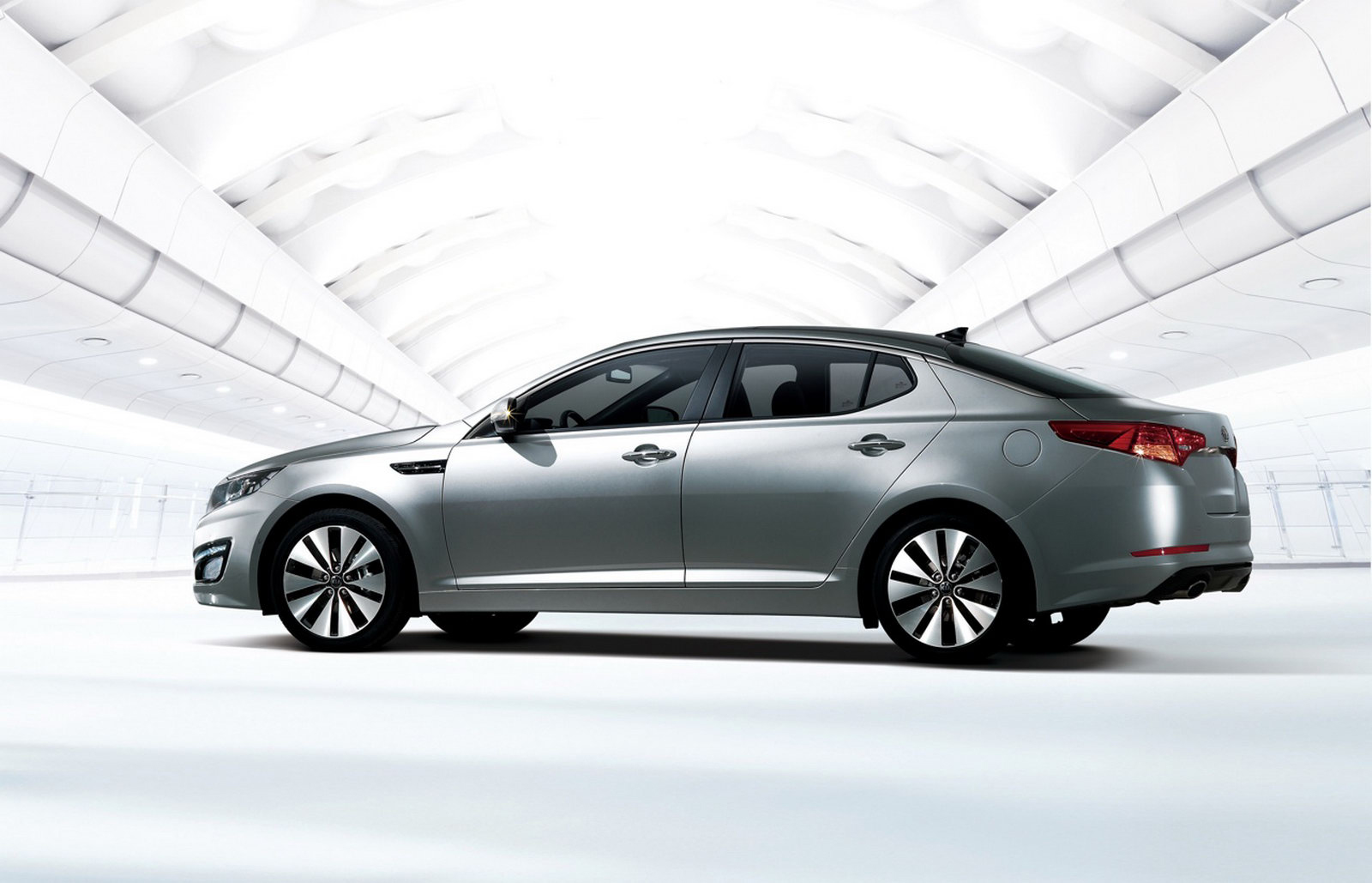 [KIA-MAgentis-2011-2.jpg]