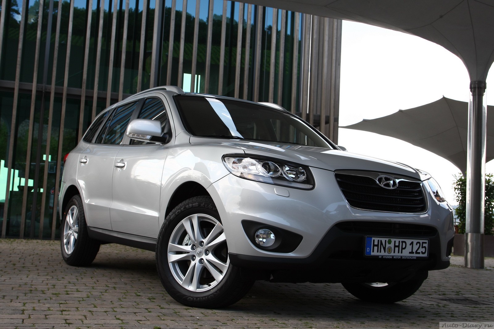 [auto-diary.ru_Hyundai_Snta_Fe_1.jpg]