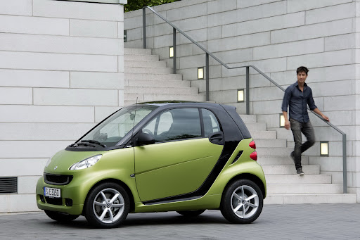2011-Smart-ForTwo-02.jpg