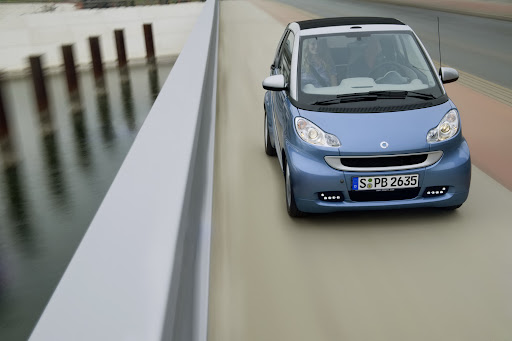 2011-Smart-ForTwo-09.jpg