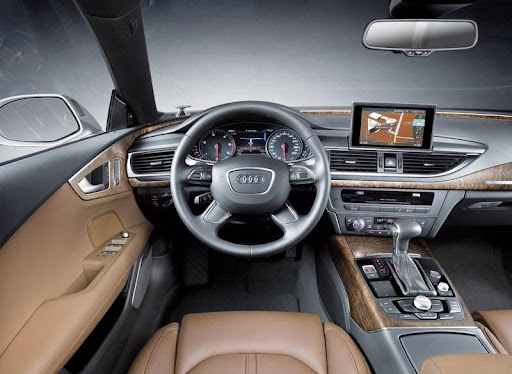 2011-Audi-A7-03.jpg
