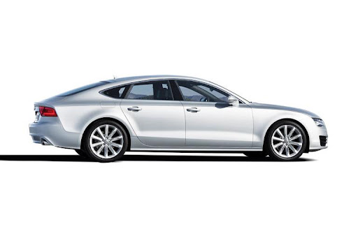 2011-Audi-A7-02.jpg