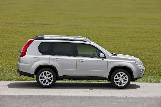 2010-Nissan-X-Trail-18.JPG