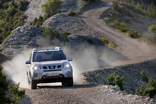 2010-Nissan-X-Trail-20.JPG