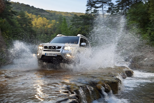 2010-Nissan-X-Trail-21.JPG