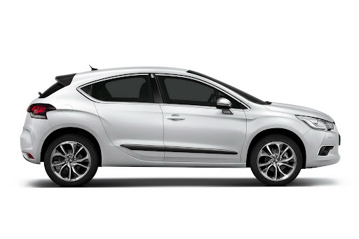 2011-Citroen-DS4-02.jpg