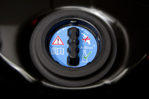 Mercedes-Benz-S350 BlueTec-Start-Stop-13.jpg
