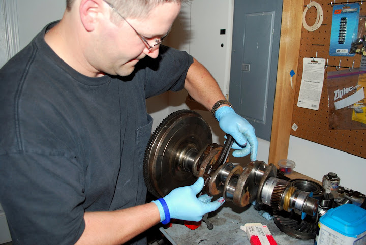 1979 SuperBeetle Convertable Installing%20a%20connecting%20rod