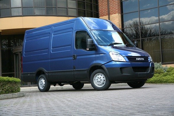 [iveco-iveco-daily-keeps-van-operators-heading-in-the-right-direction-iveco-daily-van-388902-FGR[3].jpg]