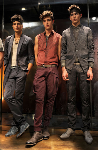 Byblos%2BMilan%2BFashion%2BWeek%2BMenswear%2B2011%2BQRwPhNxipytl Milan Fashion Week   Menswear Spring Summer 2011 Collection