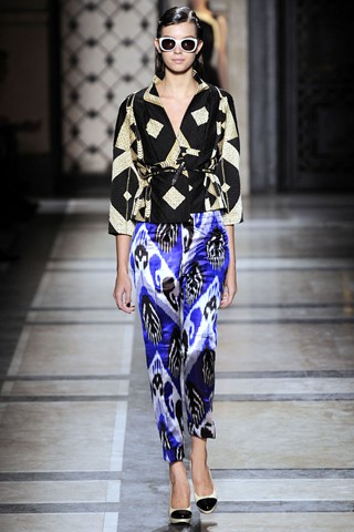 00490big 320x480 Summer Trend   Printed Trousers