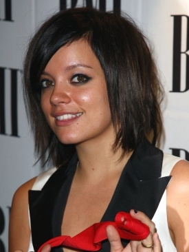 lilyallenhairstyles smoothbobhaircut thumb Best Celebrity Bob Hairstyles