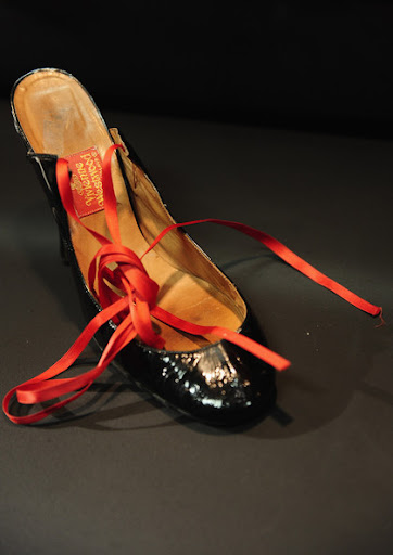Vivienne%2BWestwood%2BShoes%2BExhibition%2B1973%2B2010%2Bg8Z69W 2KsEl Shoes 1973 2010 Exhibition