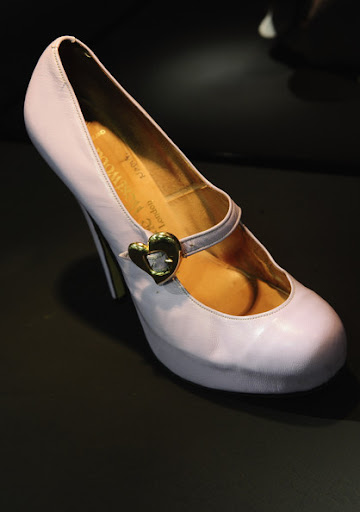 Vivienne%2BWestwood%2BShoes%2BExhibition%2B1973%2B2010%2B90vICAWwrU3l Shoes 1973 2010 Exhibition