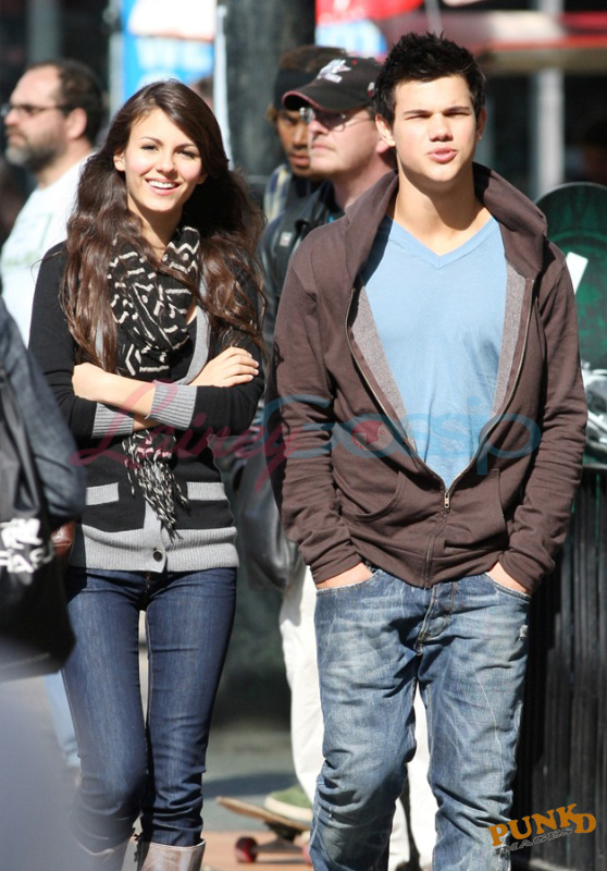 %Lady Gaga Justin Bieber Taylor Lautner y Victoria Justice: Cita y Paseo!