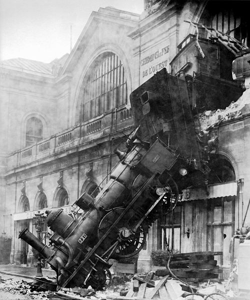 500px-Train_wreck_at_Montparnasse_1895.jpg