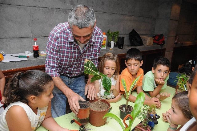 [TALLERES INFANTILES_640x425[3].jpg]