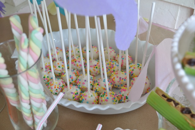 [cakepops22.jpg]