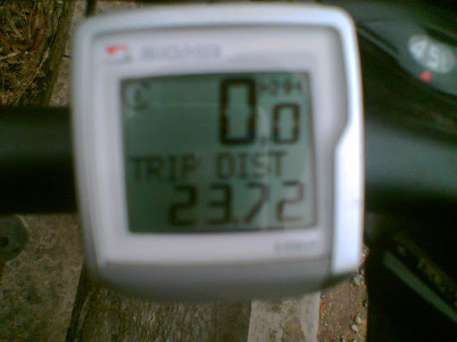 从我家楼下到目的地的距离,23.7KM,应该有点误差...