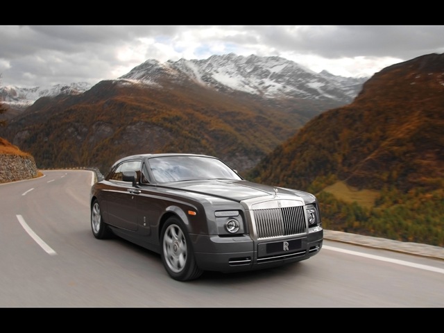 [2009-Rolls-Royce-Phantom-Coupe-Front-Angle-Speed-1280x960[1].jpg]
