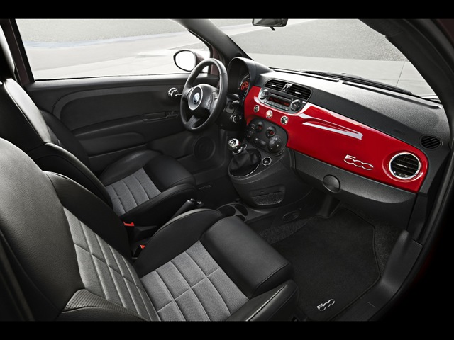 [2012-Fiat-500-Interior-2-1280x960[2].jpg]